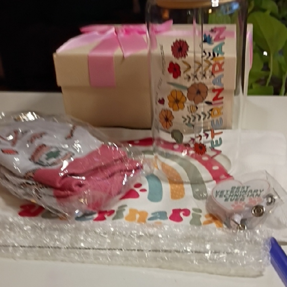 Pink Ribbon Gift Box Set - Picture 3 of 5